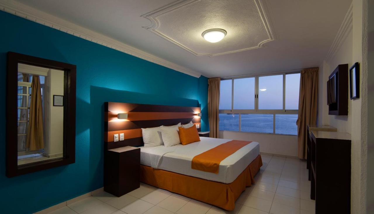 Hotel Fiesta Mexicana Manzanillo Exterior photo
