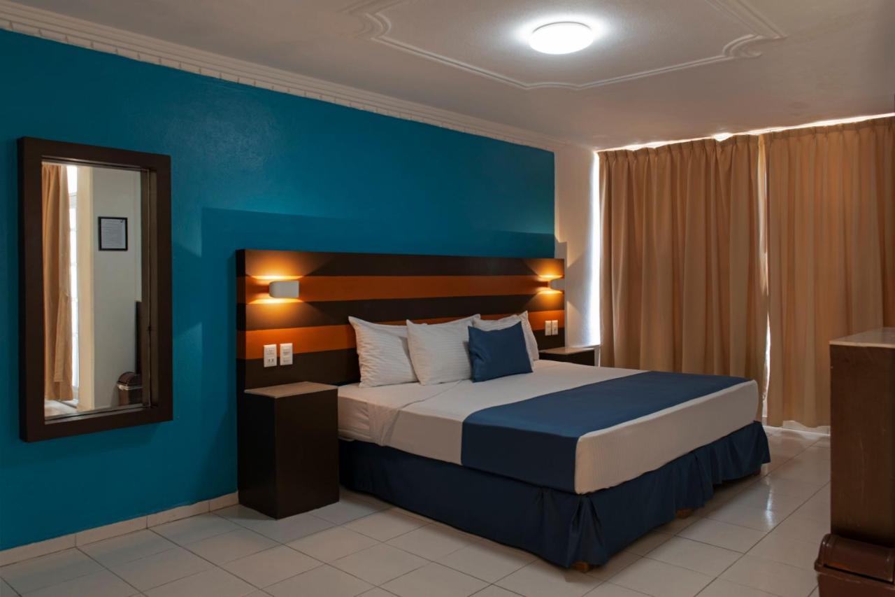 Hotel Fiesta Mexicana Manzanillo Exterior photo