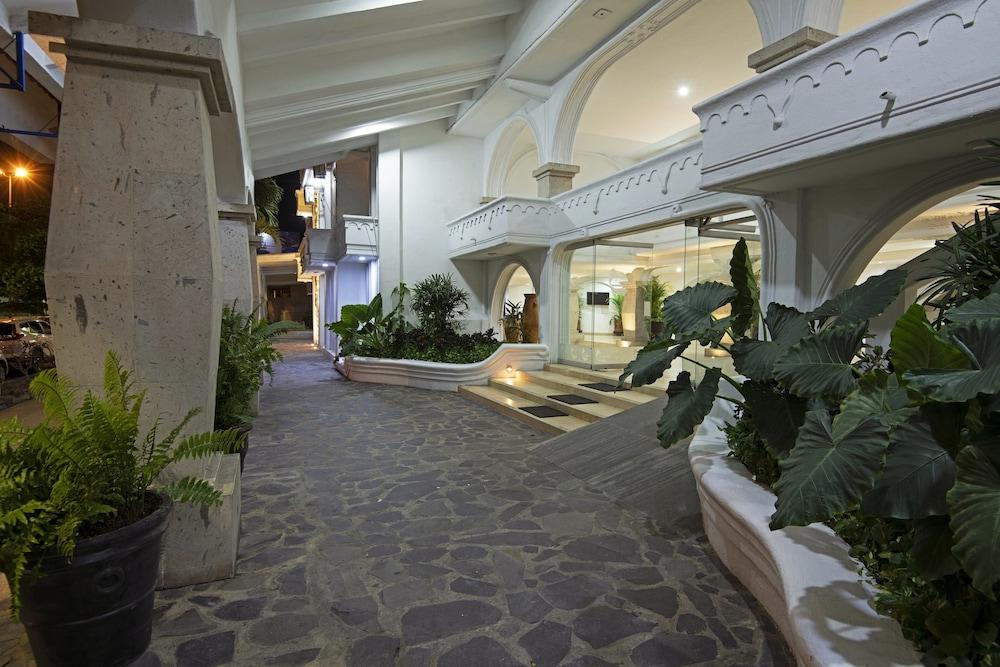 Hotel Fiesta Mexicana Manzanillo Exterior photo